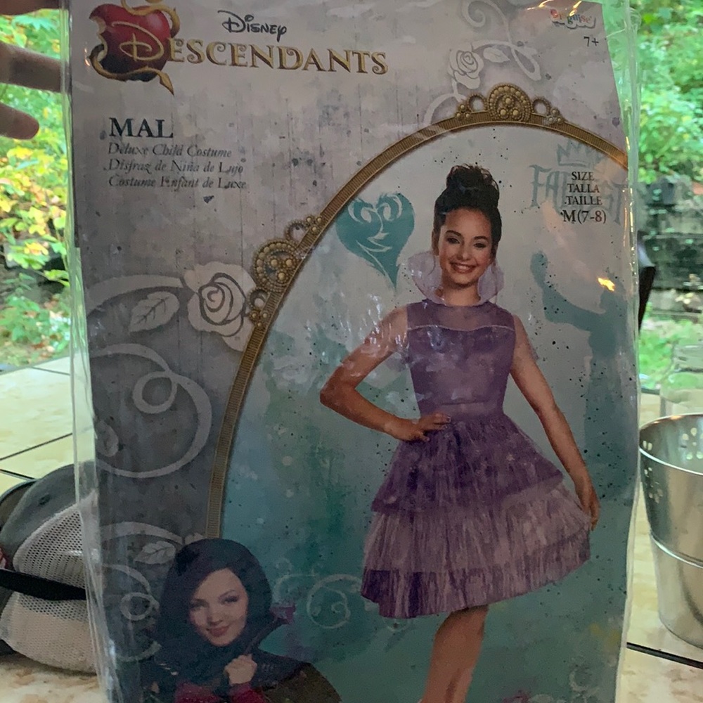 Descendants Mal Costume Brand New